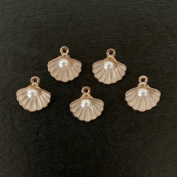 5 shell and pearl charms, shell charm, metal charms, seashell charms, gold shell charm, shell pearl charm, charm shell, scalloped shell