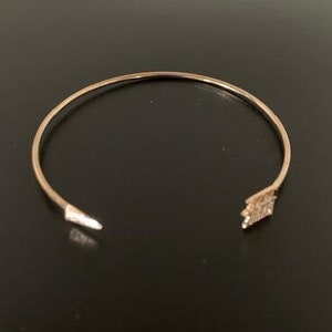 1 gold color arrow charm bracelet, arrow bracelet, gold arrow bracelet, charm bracelet, charm bracelet gold, charm braclets gold, arrows