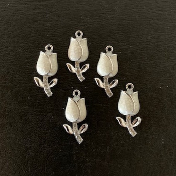 5 off white and silver tulip charms, tulip charm, tulip pendant, tulip jewelry, off white flower, white tulips, charms flower, tulip gifts