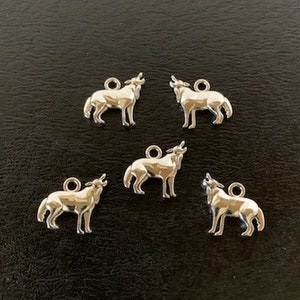 5 silver wolf charms, wolf charm, wolf charm silver, howling wolf, howling wolf charm, silver wolf pendant, silver wolf charm, animal charms