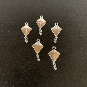 5 silver kite charms, kite charm, kite pendant, kite, mini kite, summer charms, flying kites, kite craft, diamond kite, outdoor charms, kite