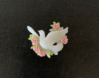 1 dove w/roses cabochon, peace dove, dove bird, bird cabochon, bird and flowers, white dove, white dove crafts, resin bird, pink roses, dove