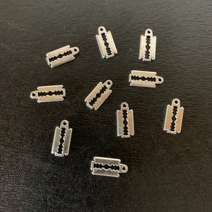 10 razor blade charms, razor blade jewelry, razor blades, metal charms, charm bracelet, blade charm, mens charms, mens charm bracelet, razor