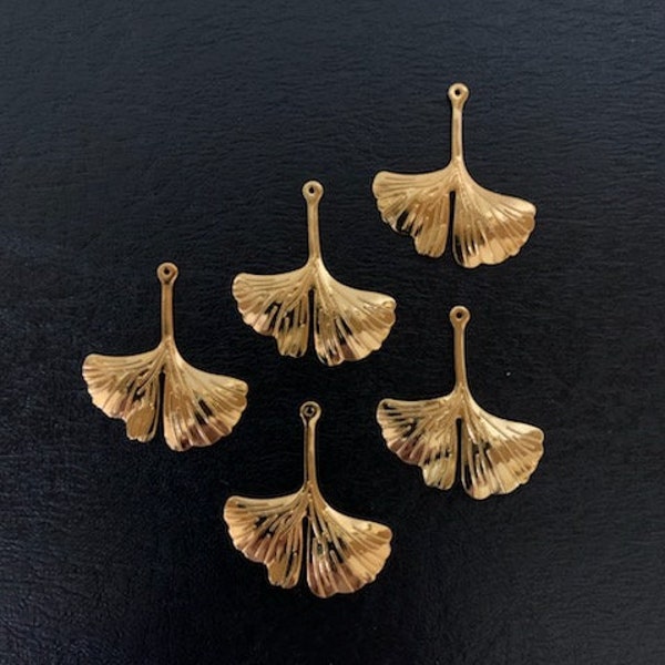 5 gold ginkgo leaf charms, metal charms, necklace pendants, ginkgo leaf charm, ginkgo leaf pendant, gold ginkgo leaf, gingko leaf, gold leaf