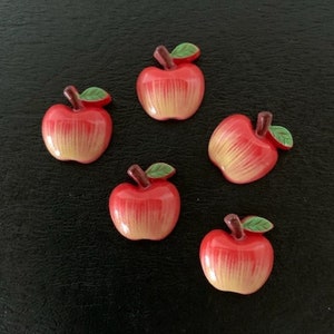 5 apple cabochons, apple flatback, cabochon apple, resin apple, honeycrisp apple, dollhouse apples, apples for crafts, fruit cabochon set