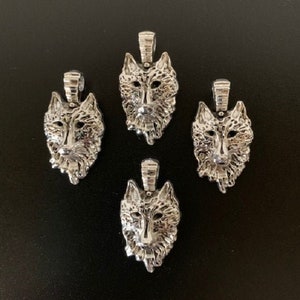 4 silver wolf head pendants, metal charms, necklace pendant, wolf head pendant, wolf charm, wolf pendant, wolf pendant silver, silver wolf