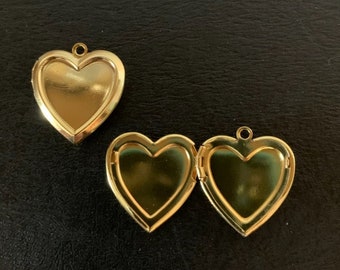 2 gold/silver heart lockets, heart locket, heart locket gold, heart locket silver, locket heart, gold heart locket, silver heart locket