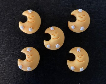 5 moon cabochons, moon cabochon, moon cabachon, moon embellishment, moon face cabochon, moon with face, moon craft, crescent moon, flatbacks