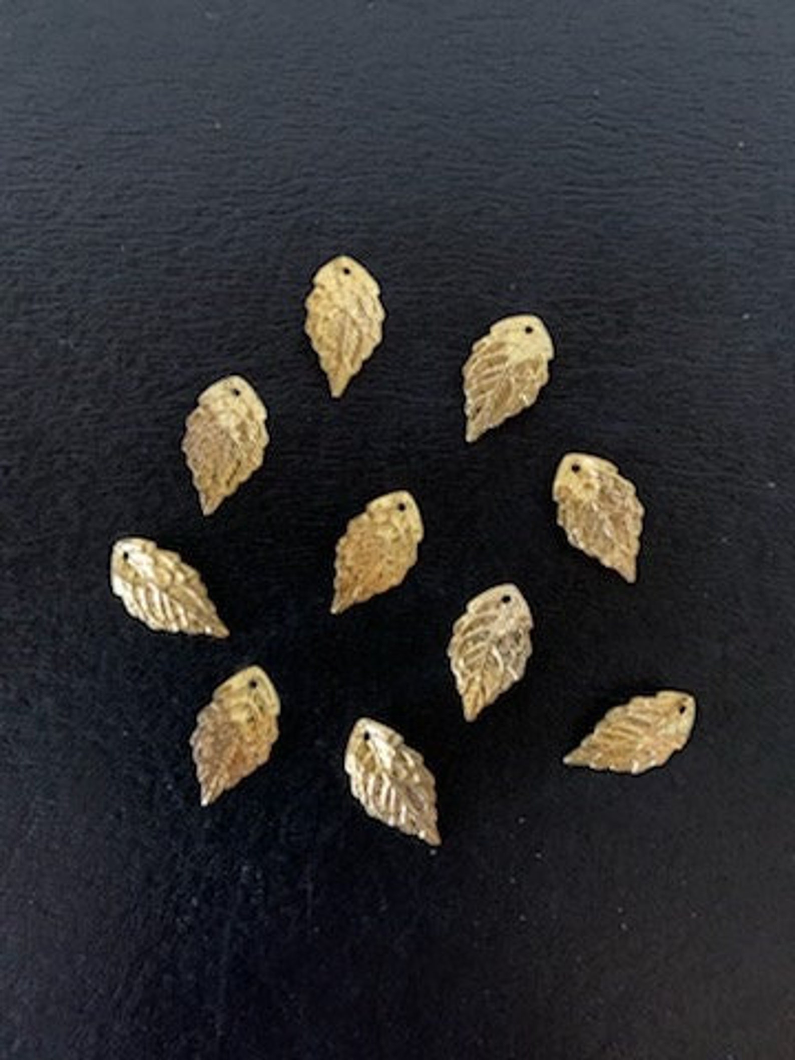 10 Gold Leaf Charms, Leaves Charms, Leaf Charms Bulk, Leaf Charms Gold