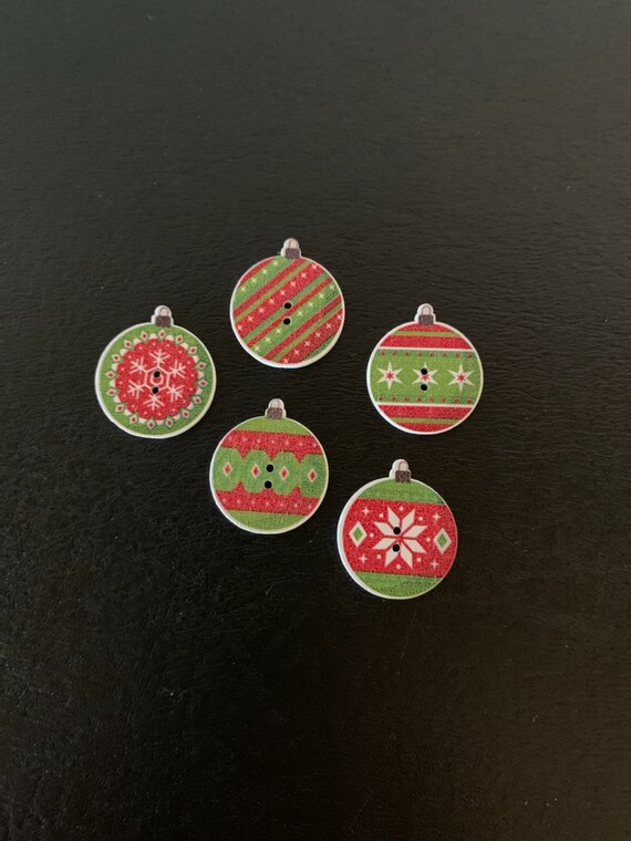 5 Wooden Ornament Buttons, Christmas Buttons, Holiday Buttons, 2 Hole  Buttons, Christmas Cards, Christmas Crafts, Christmas Scrapbooking 