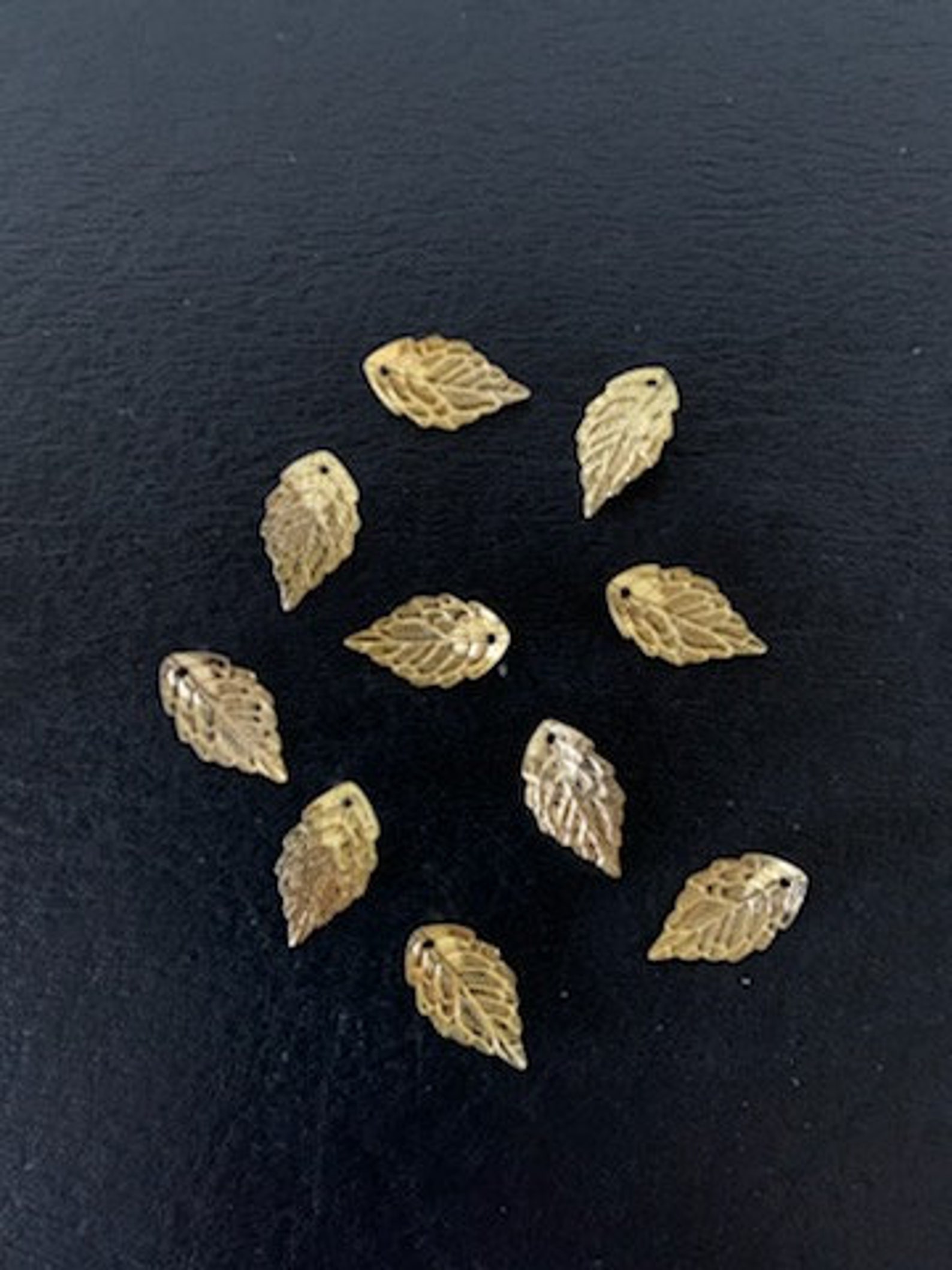 10 Gold Leaf Charms, Leaves Charms, Leaf Charms Bulk, Leaf Charms Gold