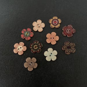 10 random mix vintage look flower buttons, flower buttons, wood buttons, wood flowers, wood flower buttons, button flowers, craft buttons