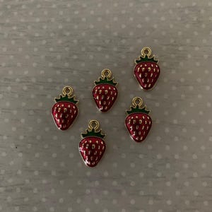 5 small strawberry charms, strawberry charm, strawberry charm set, charms strawberry, charm strawberry, fruit charms, red charms, strawberry