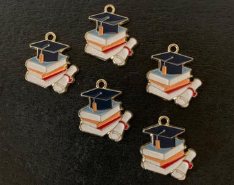 5 gold graduation charms, graduation charms for bracelet, grad cap charm, graduation jewelry, graduation pendant, graduate charm, graduation