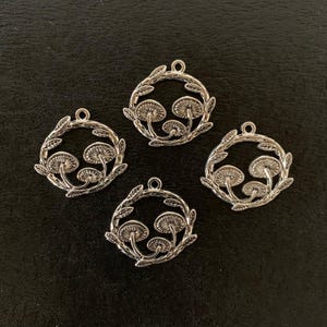 4 mushrooms in circle charms, silver mushroom charm, mushroom charms, mushroom pendant, mushroom jewelry, charms mushroom, mushroom gifts