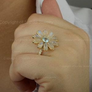 Regenbogen Mondstein Cabochon Ring / 14K Gold Mondstein Diamant Ring / Blume Ring / handgemachter Schmuck / Juni Birthstone Ring / Statement Ring Geschenke
