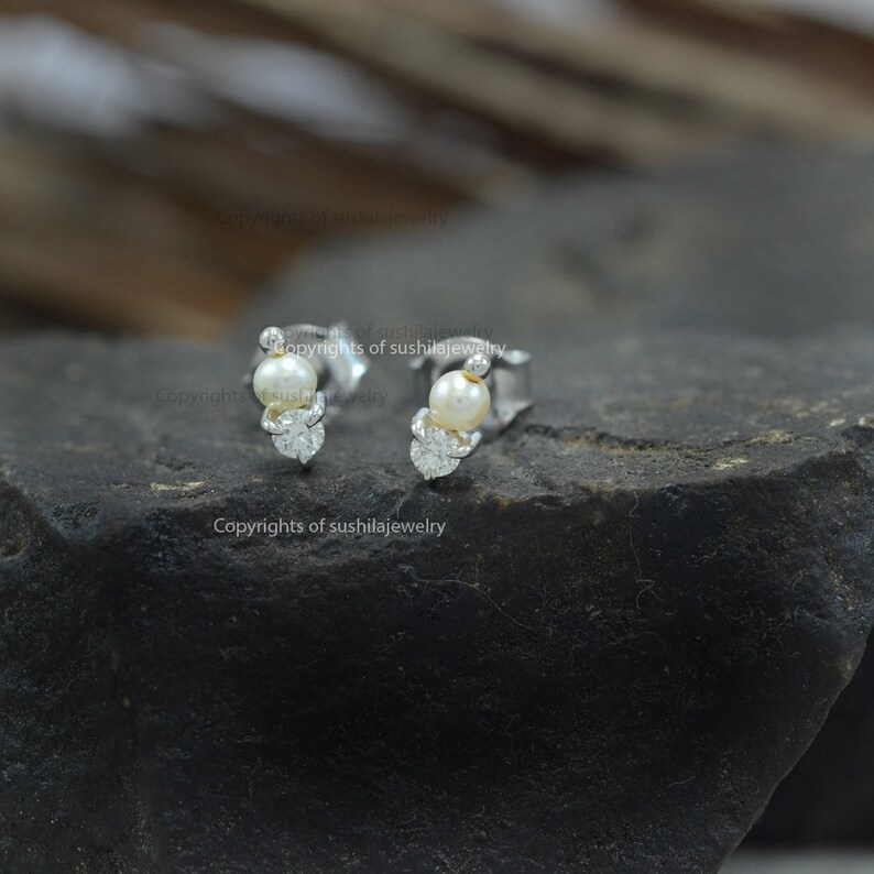 Genuine Pearl /& Diamond Stud Earrings in 14K Solid Yellow Gold Handmade Jewelry Gift