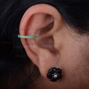 Echte Pave Zambia Emerald Gemstone Ear cuff-oorbellen massief 14K geelgouden handgemaakte minimalistische kraakbeenoorbellen (UITGANG)