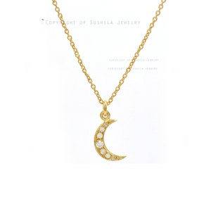 14k Yellow Gold Diamond Crescent Moon Necklace: SI Clarity