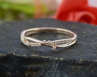 Bague empilable en or jaune 14 carats pavée de diamants : alliance faite main