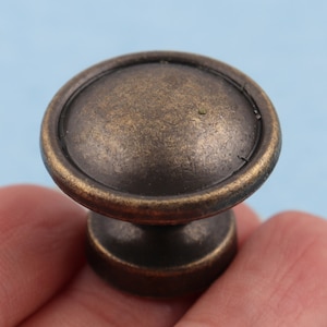 Antique Brass Floral Cabinet Knob - 25mm Alloy Drawer Pull