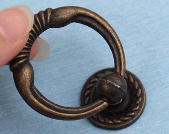 Antiker Ring-Schrankknauf aus Messing