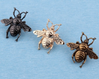 Flying Bee Bag Label: Antique Gold Metal Purse Tags (36x37 mm)