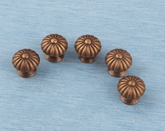 Antique Brass Flower Drawer Pull: Victorian Cabinet Knob, 18*17mm