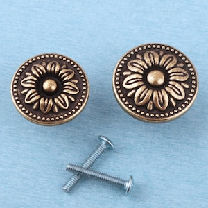 Antique Brass Floral Cabinet Knob - Vintage Dresser Drawer Pull (35mm/31mm)