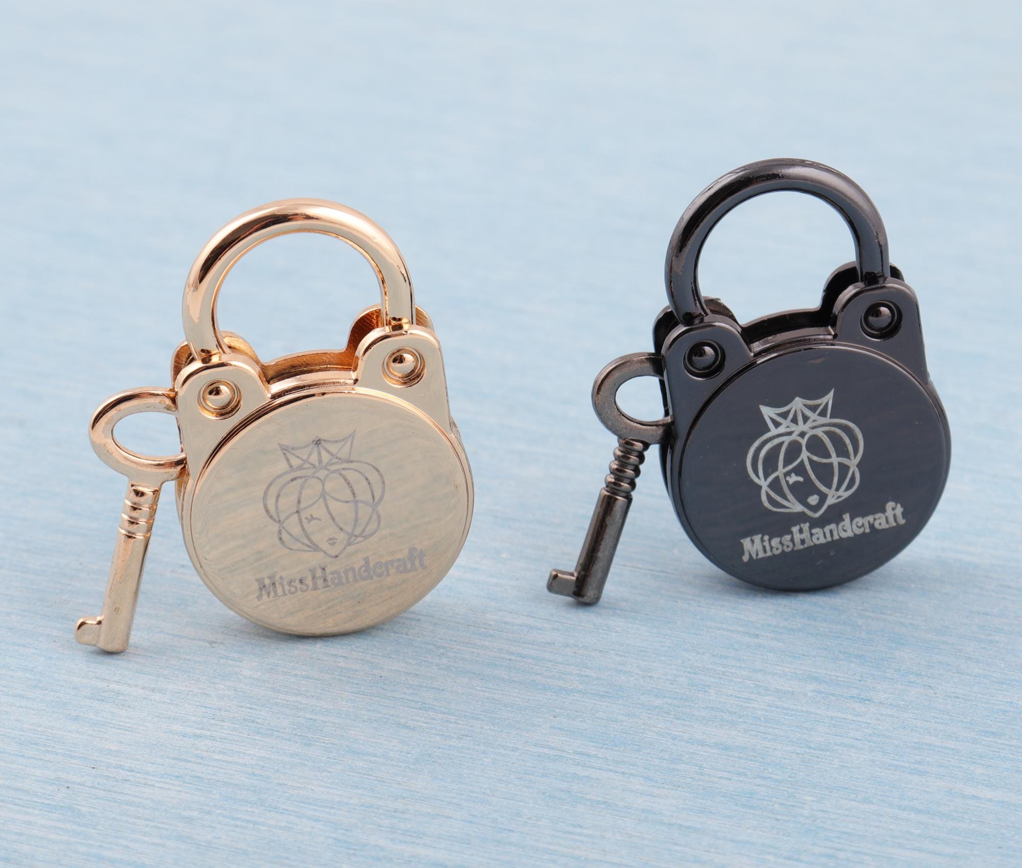 Cadenas personnalisé gravé au laser personnalisé avec cadenas personnalisé cadeau d'anniversaire de mariage