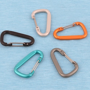 Personalisierter D-förmiger Karabiner-Schlüsselbund: Camping & Reisen