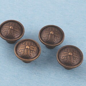 Puxadores com padrão retrô vitoriano - 29 mm para guarda-roupas, armários e móveis.