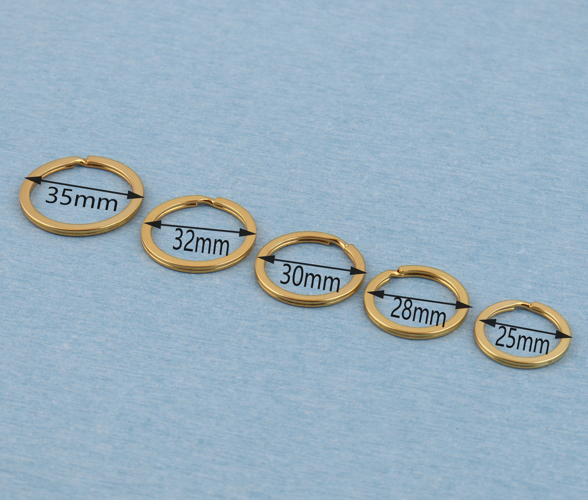 wilcractk 30 anelli portachiavi dorati in ottone, 20 mm/25 mm/30 mm, robusti e antiruggine, anelli versatili, per portachiavi in acciaio inox e lavori fai da te in pelle