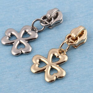 Flower Zipper Pull: Metal Alloy Zip Slider Head (42mm)
