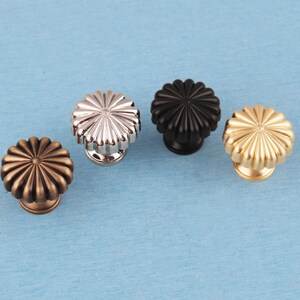 引き出し用取っ手ノブ：装飾家具、ドレッサー、ワードローブのドア金具（29mm）