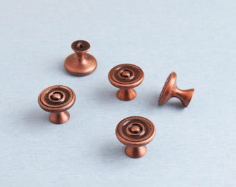 Red Bronze Floral Cabinet Knob - Vintage Dresser Drawer Pull (27*21mm)