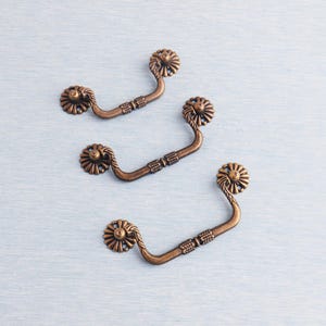 Vintage Bronze Drawer Pull Handle: Classic Cabinet Hardware (105/99/89mm)