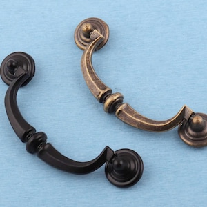 Vintage Flower Drawer Pull: Antique Brass Dresser Handle (125mm)