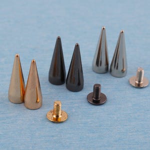 Punk Rock Spitzniete: Schraubniete aus Metall für Lederarbeiten (7 x 20 mm)