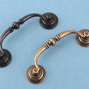 Vintage Flower Drawer Pull: Antique Brass And Gun Black Dresser Handle (141mm)