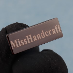 Custom Laser Engraved Metal Purse Tags: Personalized Logo, Bag Labels (22x8mm)