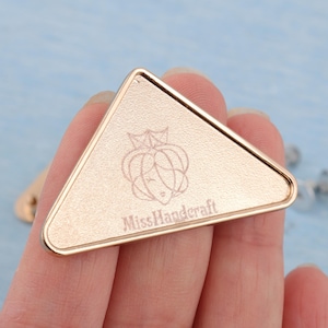 49mm*30mm Custom metal purse label blank triangle tags with feet personalized logo text for bags personalized laser engraved bag logo