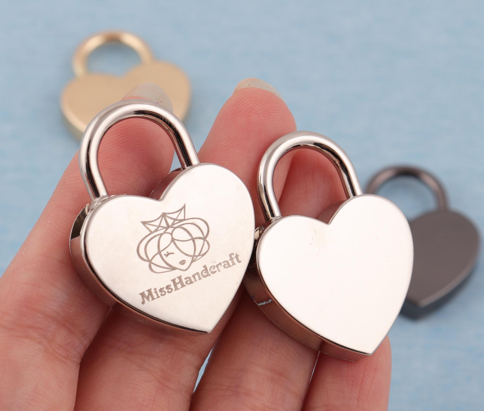 Cadenas En Forme De Cœur Avec Gravure Personnalisée Bleu – Motif Always Love You – Avec Clé – Sac En Tissu – Métal Anodisé – Saint Valentin – Cadeau De Couple – Amour, Amour