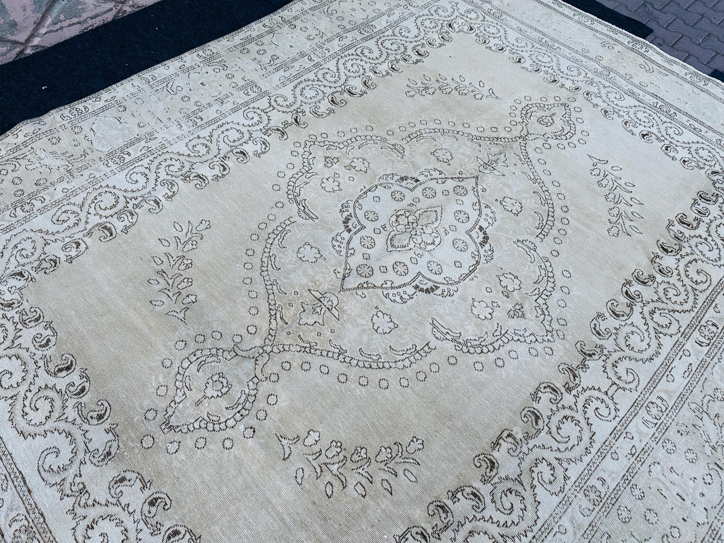10x12 Wool Area Rug: Large Vintage Beige Turkish Carpet