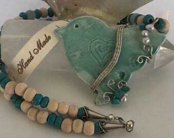 Vintage Ceramic Bird Beads Great to for making necklaces charm bracelets or enhancements to bookmarks and cards. Vintage Ceramic Bird Beads Great to for making necklaces charm bracelets or enhancements to bookmarks and cards.