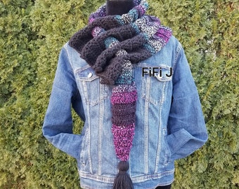 Keyhole Scarf with Tassel