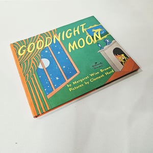 Goodnight Moon - Margaret Wise Brown 1982 - Hardcover w/ Dust Jacket [Excellent]