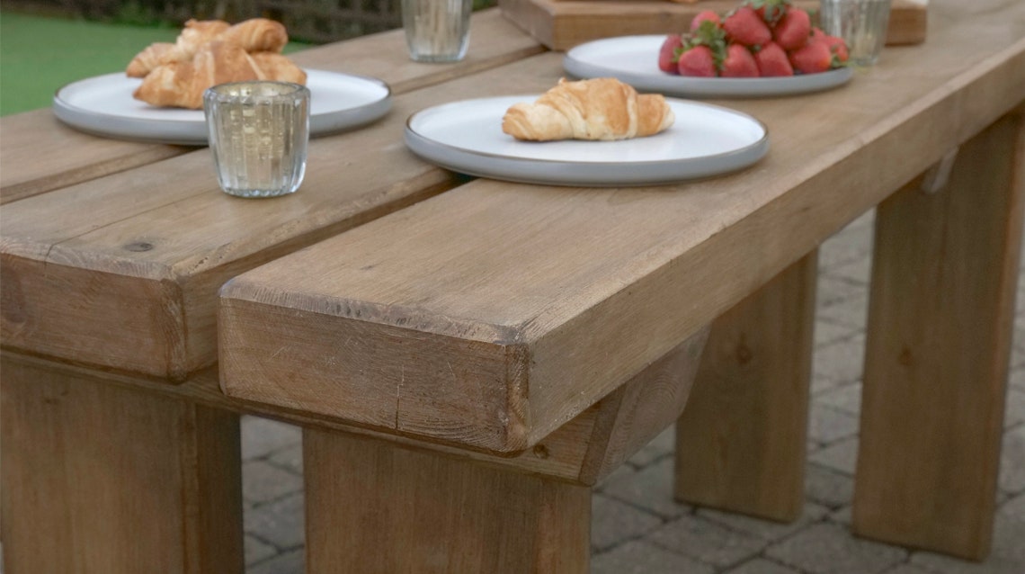Table de jardin en bois massif Table extérieure rustique de  Etsy