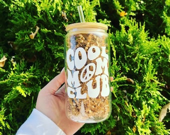 Cool Mom Club Glass Cup - Mom Life Cup - Cool Mom Club Cerveza lata vidrio mejor mamá taza mamá vaso Groovy mamá taza paz mamá taza - flor mamá taza