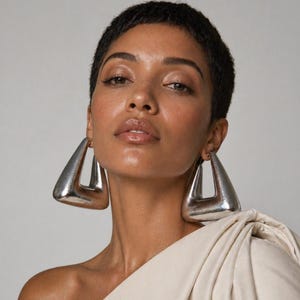 Pendientes de aro grandes geométricos de plata: joyería llamativa de estilo bohemio africano.